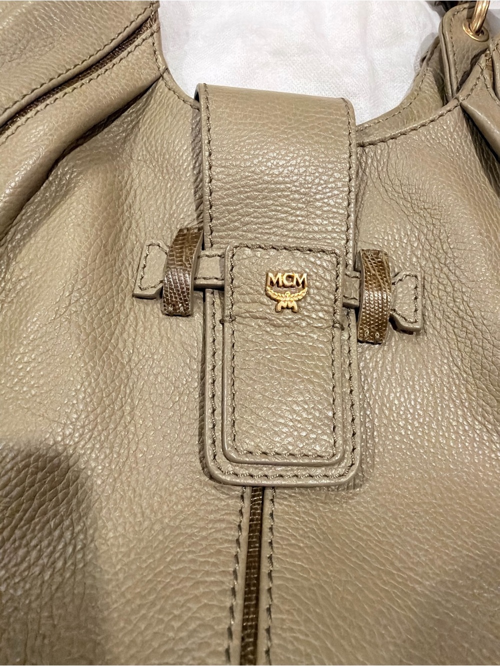 RARE MCM Olive Leather Shoulder Bag with Gold Hardware and Lizard Details - Picture 2 of 5